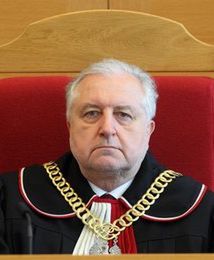 Nie 160 tys. zł, a ponad 300 tys. zł. Oto odprawa prof. Andrzeja Rzeplińskiego