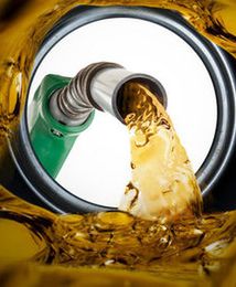 Paliwo po 5 zł już w przyszłym tygodniu. Dla kierowców święta będą droższe niż przed rokiem