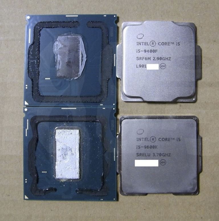 Klejony Core i5-9400F (U0) w porównaniu z lutowanym Core i5-9600K. Z zewnątrz oba procesory są bliźniaczo podobne. Źródło: Tom's Hardware