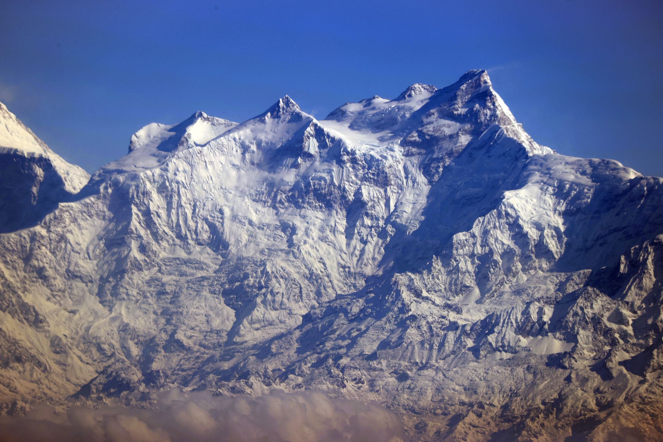 Śmieci, odchody i ludzkie zwłoki. Zaczęło się, będą ratować Mount Everest