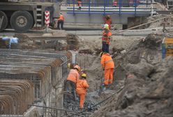 Tunel w Sulejówku z opóźnieniem. "Trzeba zrywać nawierzchnię"