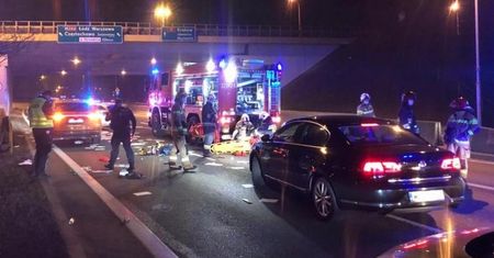 Katowice. Przebiegał na trzypasmowej Alei Korfantego, nie zdążył. Jego stan jest krytyczny