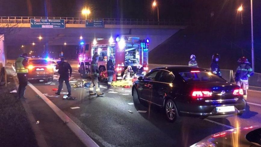 Śląskie. 50-letni mężczyzna przebiegał na Alei Wojciecha Korfantego w Katowicach.