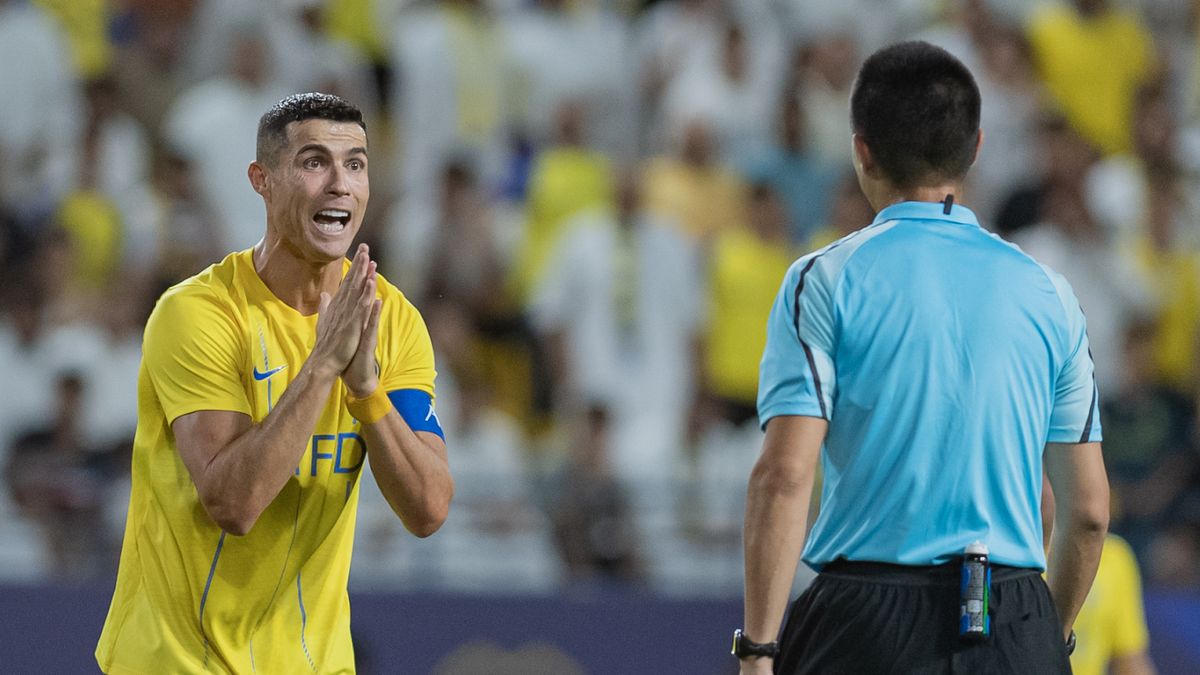 Getty Images / Cristiano Ronaldo miał wymianę zdań z arbitrem