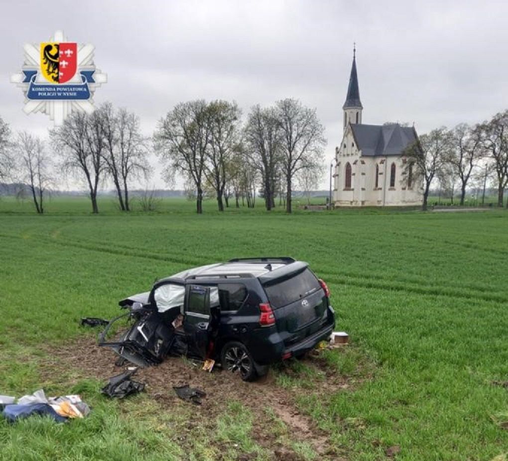 Tragiczny wypadek pod Nysą. Dwie osoby nie żyją