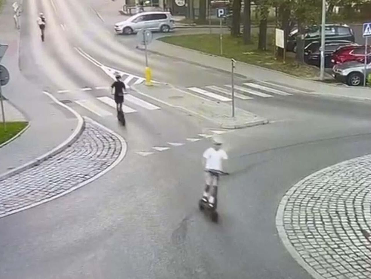 Myślenice: Policjanci ścigali "gang hulajnogarzy". Rozpędzali się nawet do 80 na godzinę