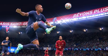 Nie jest idealna, ale nie ma konkurencji. FIFA 22 idzie na rekord