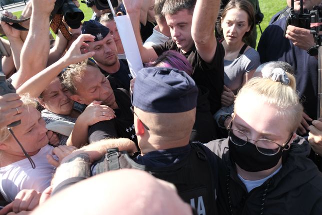 Warszawa. Doszło do przepychanek z policją