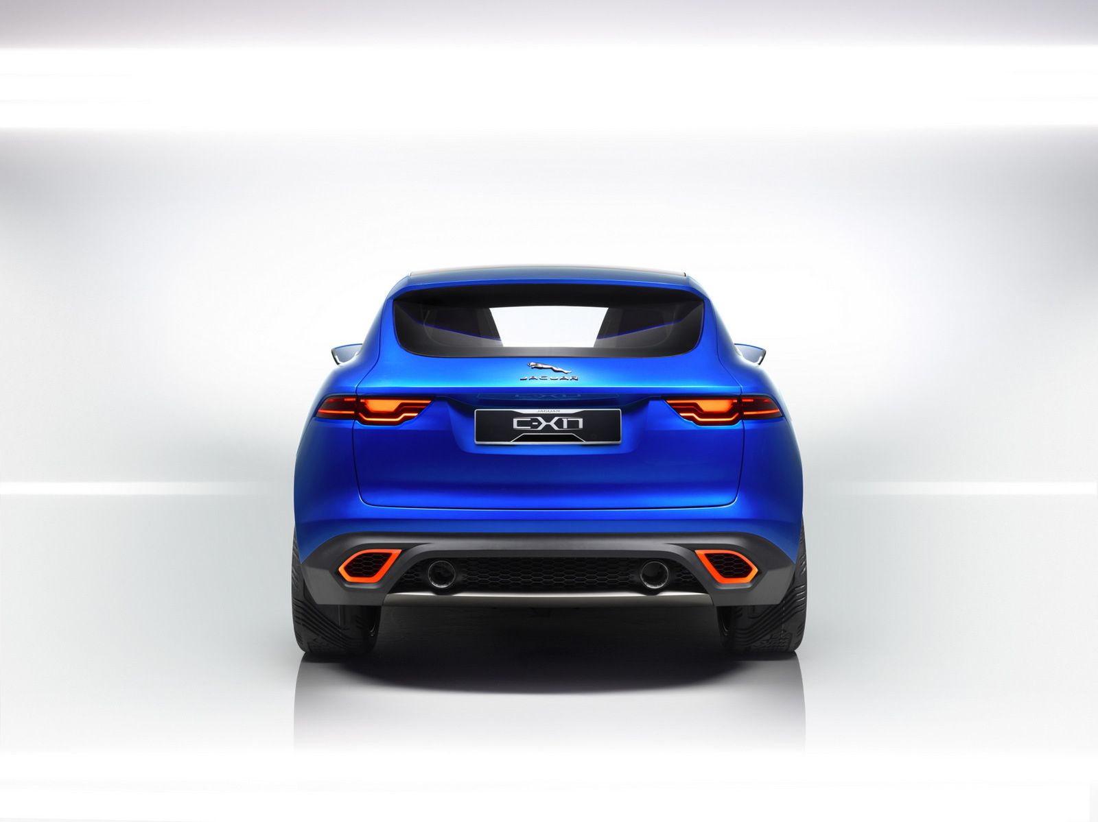 Jaguar C-X17 Concept w studiu i plenerze [galeria] 8