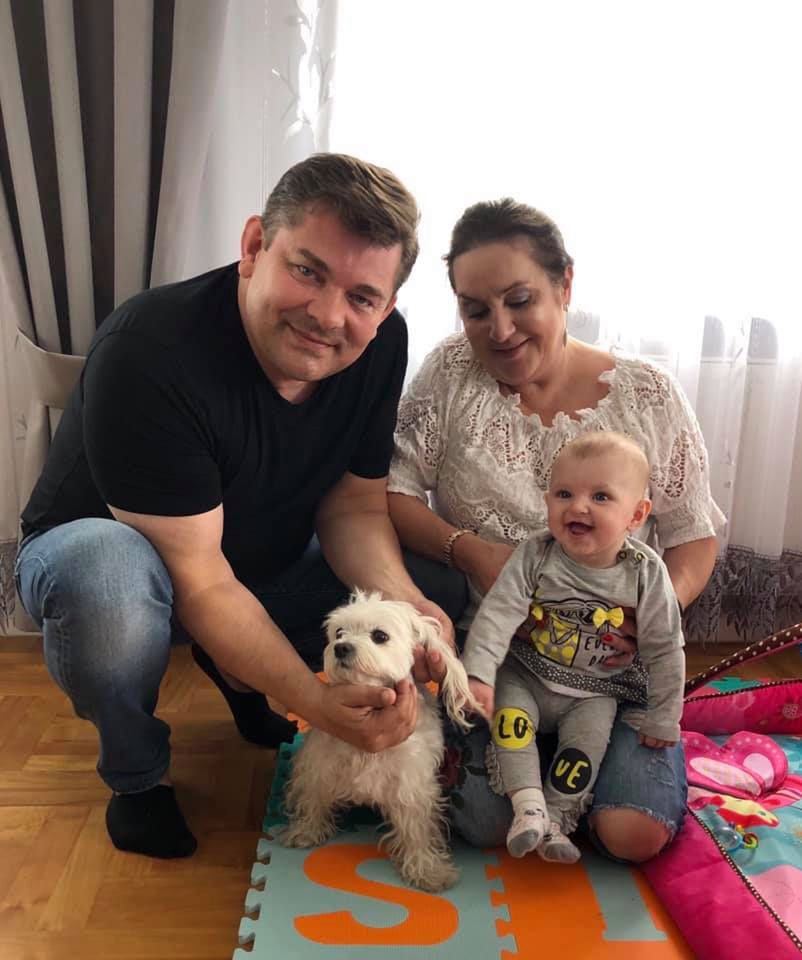 Laura z dziadkami - post na Facebooku mamy Eweliny