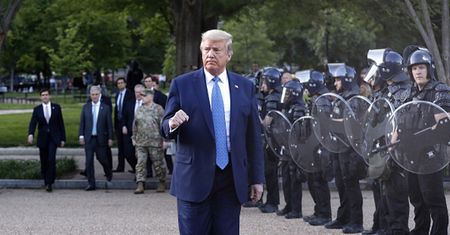 USA. Donald Trump grozi protestującym. "Wyślę wojsko na ulice"