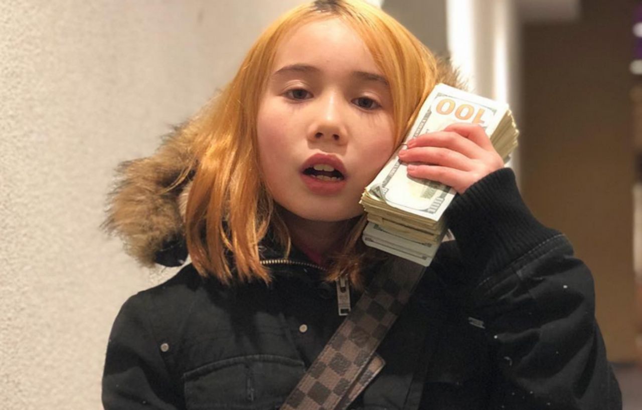 "Nie żyje Lil Tay". Po dobie nastolatka zaprzeczyła doniesieniom