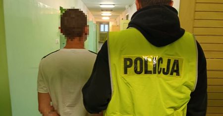 Chciał chronić 5-latka. Skandaliczny atak na dworcu w Ustce