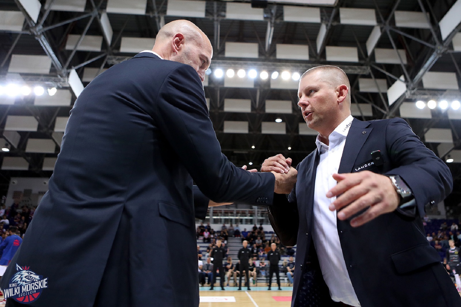 Todos quedaron sorprendidos por este arreglo.  El técnico polaco y la «experiencia española»