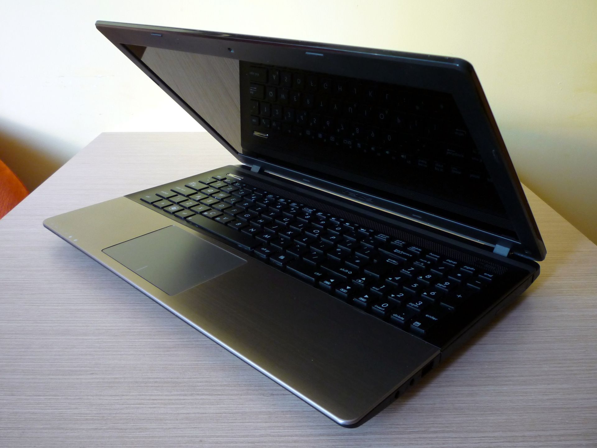 Asus K55 – średniak ze sporym potencjałem [test] 2