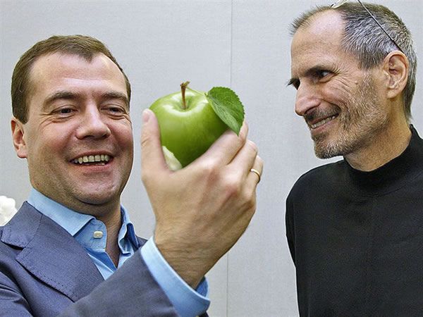 Miedwiediew lubi jabłka, czyli jak Rosjanie złamali zabezpieczenia Nikona 1