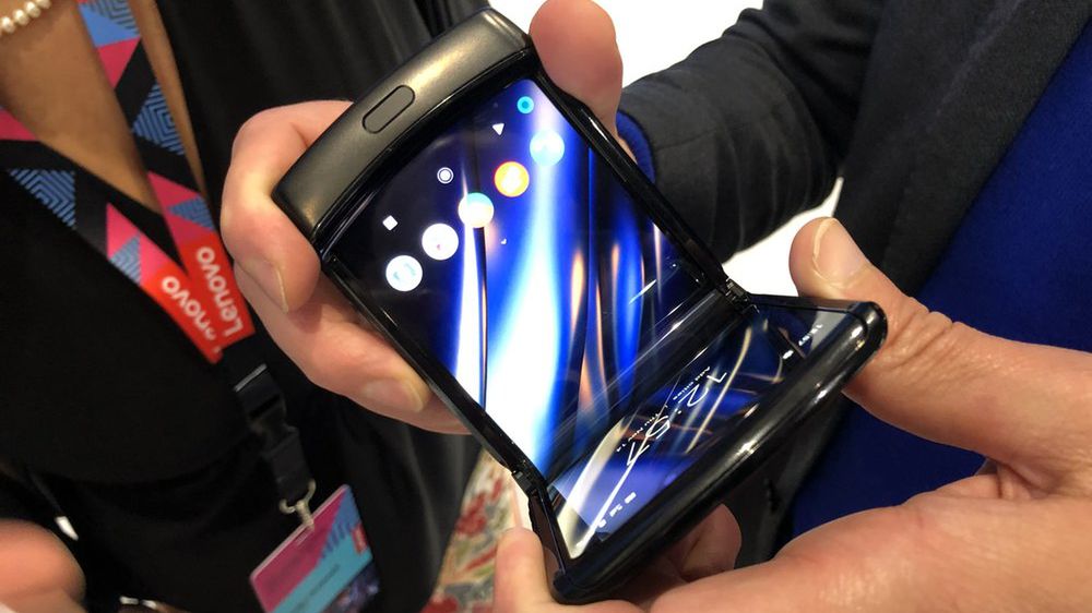 Składana Motorola razr nie trafi do sprzedaży na czas, bo "zainteresowanie jest zbyt duże". Że co? 1
