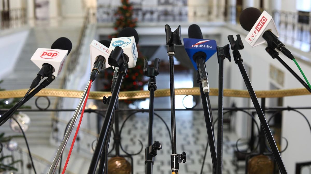 Repolonizacja mediów wstrzymana. Ale nagle zainteresował się nimi UOKiK