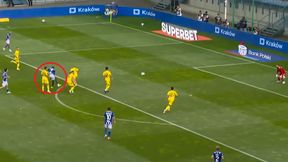 Ograł dwóch rywali i huknął z dystansu. Cudowny gol Lecha [WIDEO]