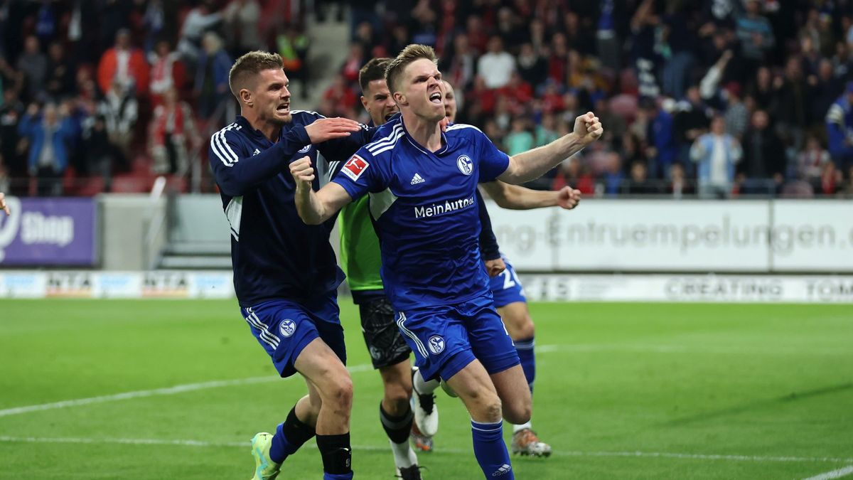 radość piłkarzy Schalke 04 Gelsenkirchen