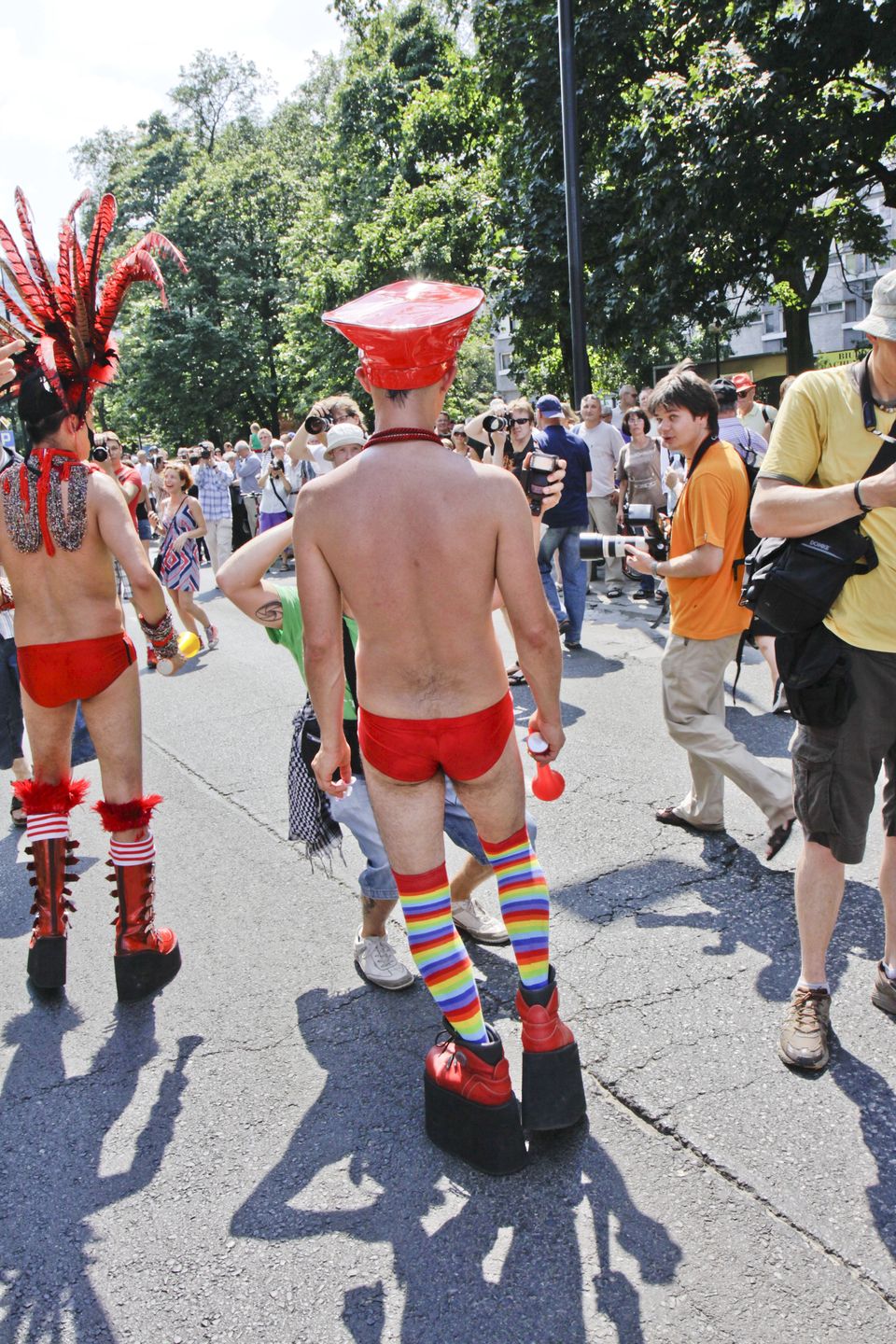 Uczestnicy Euro Pride, zorganizowanej w Warszawie w 2010 roku