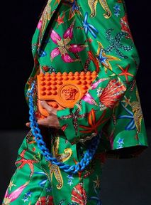 Modelki plus-size na pokazie Versace. To przełom!