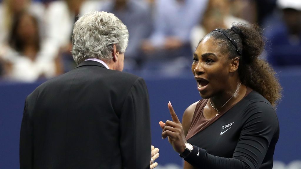 Serena Williams kłóci się z sędzią turniejowym Brianem Earleyem