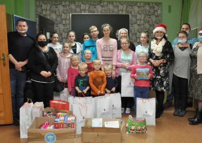 Dzieci z Domu Dziecka w Topolinie po tegorocznej zbiórce charytatywnej