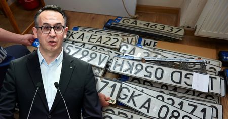 Zmiany przy rejestracji używanego auta. Oświadczenie zamiast tablicy