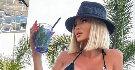 Izabela Macudzińska chwali się sylwetką w skąpym bikini, a fani pieją z zachwytu: "Szok, jakie ciało" (FOTO)