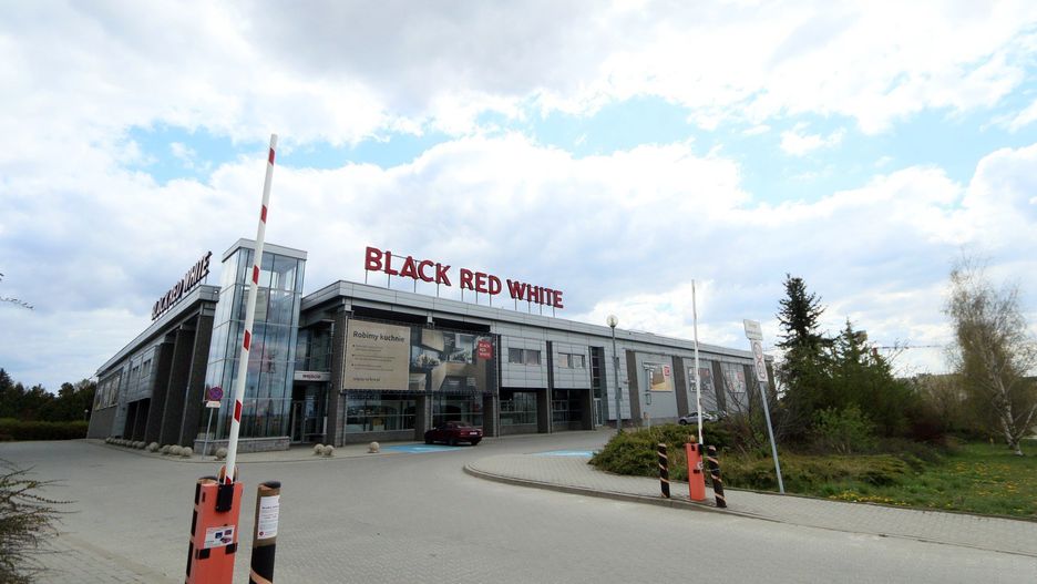 22.04.2020 LUBLIN 
BLACK RED WHITE BRW SKLEP MEBLE MEBLOWY DIAMENTOWA PARKING 


FOT. LUKASZ KACZANOWSKI/POLSKA PRESS