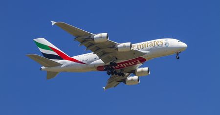 Emirates szuka pracowników w Polsce. Szczupłych i bez tatuaży