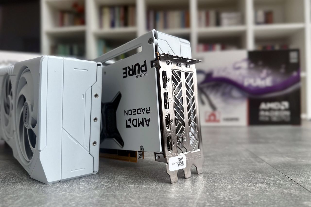 Sapphire Radeon RX 9070 XT - złącza wideo
