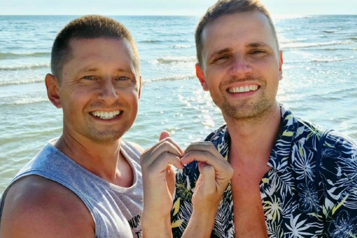 Para gejów stworzyła hymn dla osób LGBT+. Zainspirowali się słowami Andrzeja Dudy