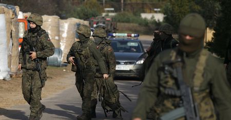 Żołnierze spuścili powietrze z karetki wolontariuszy? Stanowcza odpowiedź MON
