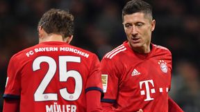 Liga Mistrzów. Crvena Zvezda - Bayern Monachium. Robert Lewandowski żartuje z Thomasa Muellera