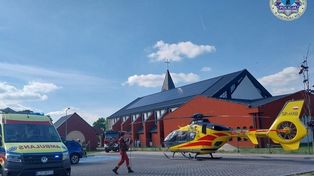 Wypadek hulajnogi w Zduńskiej Woli. Dwaj 15-latkowie jechali razem, lądował śmigłowiec LPR