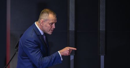 Nawrockiemu puściły nerwy. Naskoczył na dziennikarza TVN