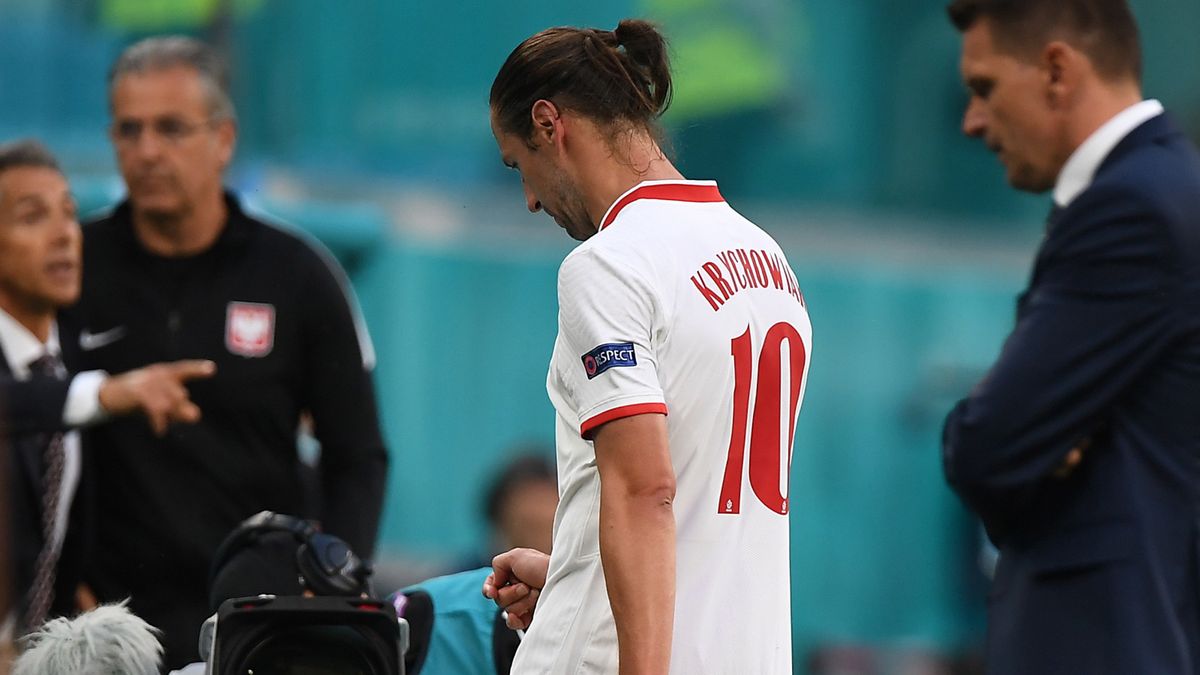 PAP/EPA / Kirill Kudryavtsev / Na zdjęciu: Grzegorz Krychowiak opuszcza boisko
