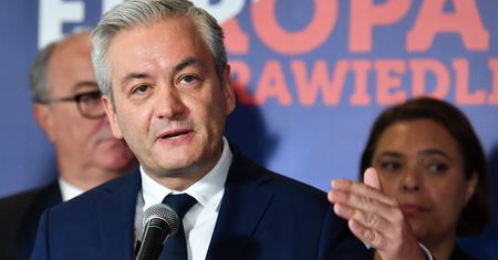 Mocne słowa Biedronia po nagrodzie. Punktuje Tuska