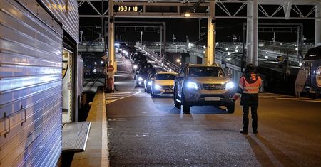 Kanał La Manche zamknięty dla Brytyjczyków. Tysiące ludzi utknęły