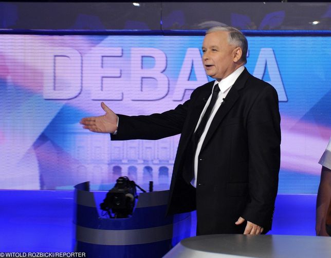 Jarosław Kaczyński w studio TVP podczas debaty telewizyjnej kandydatów na prezydenta RP. Rok 2010.