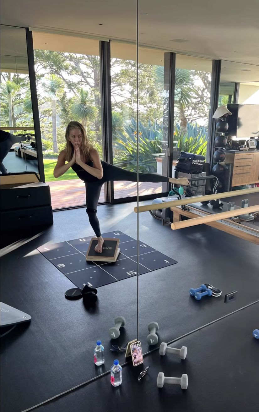 Jennifer Aniston relacjonuje katorżniczy trening na siłowni