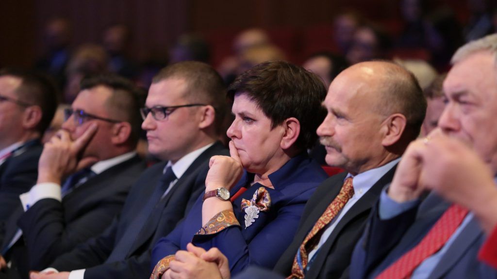 Największe wyzwania, jakie obecnie stoją przed samorządami to rozwój cyfrowy i poprawa infrastruktury drogowej.