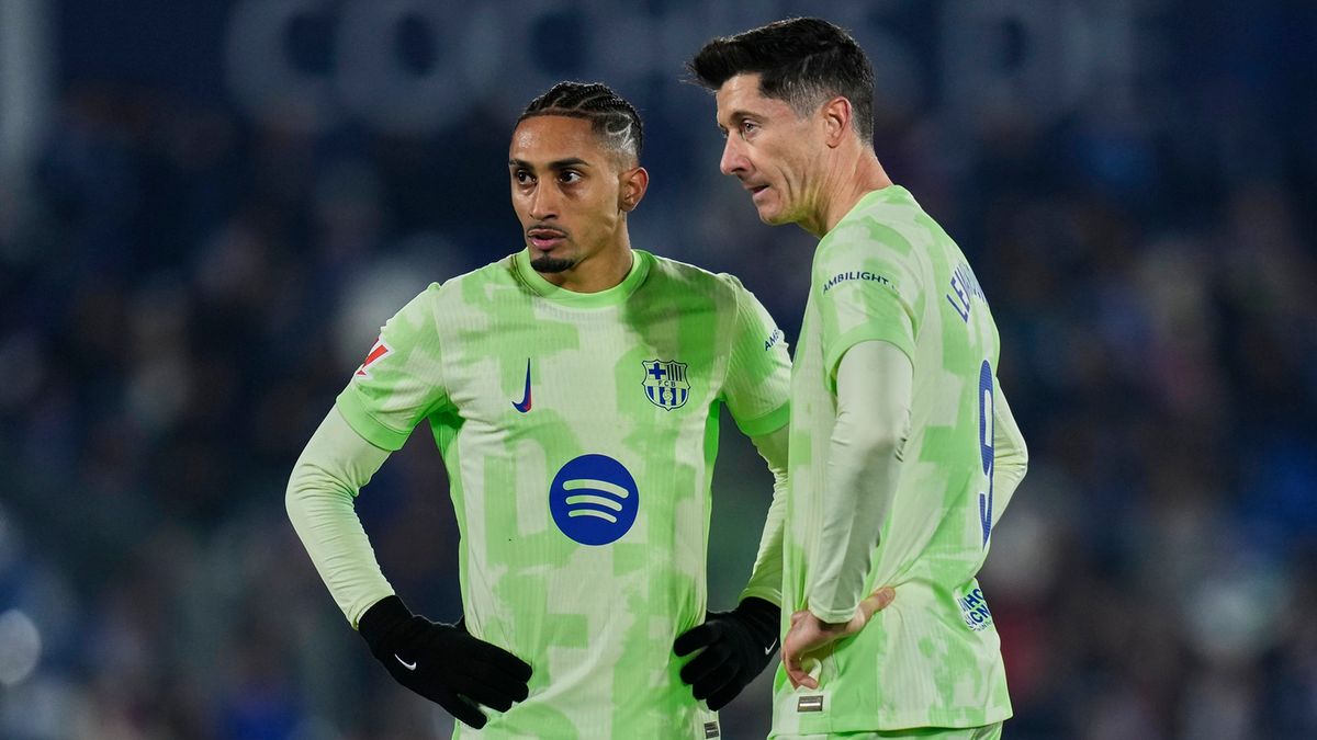 Getty Images / Diego Souto / Na zdjęciu: Raphinha i Robert Lewandowski