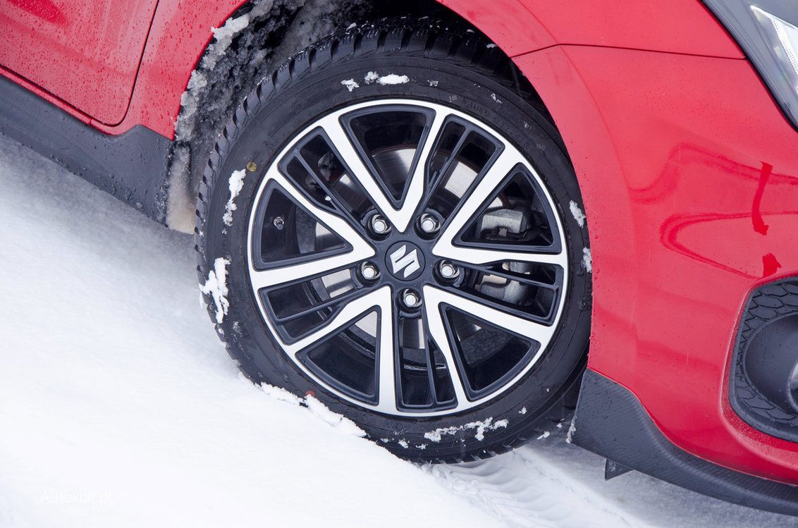 Rozprawiamy się z zimowymi mitami. Spirytus, benzyna do diesla i ciepła woda na szybę