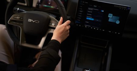 Tesla traci koronę lidera. Chiński BYD nowym królem elektryków