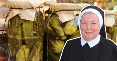 Ogórki kiszone siostry Anastazji. Za każdym razem wychodzą chrupiące i jędrne