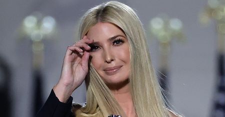 Wskoczyła w różową mini. Tak Ivanka Trump wyglądała na przyjęciu u Bezosa