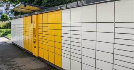Naklejki na Paczkomatach. InPost wyjaśnia szczegóły nowej akcji